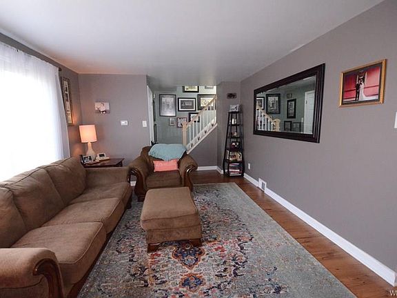 2nd image of 297 Taunton Pl