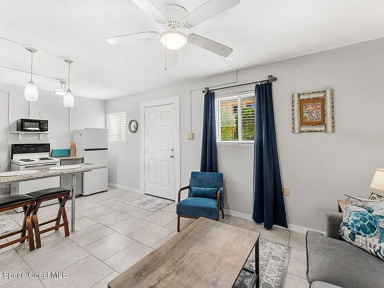 211 Circle Dr #3 — Photo 4