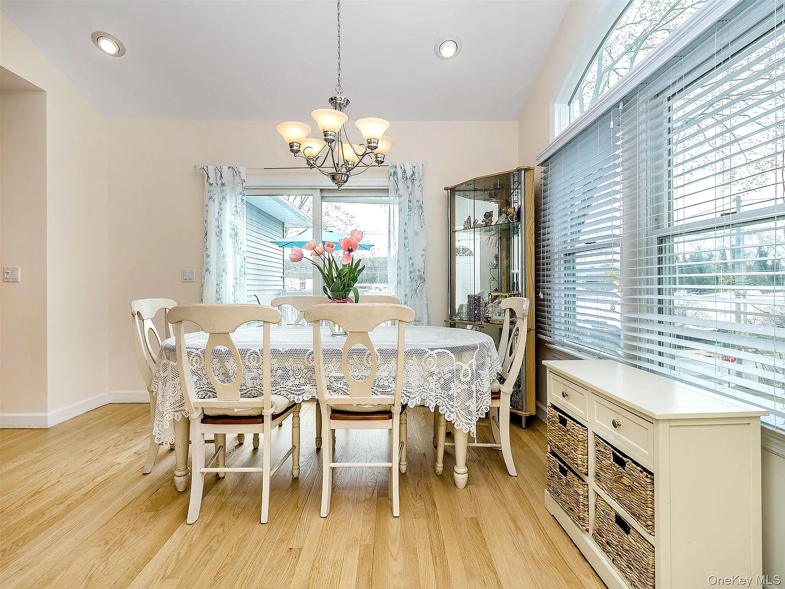 2 bed, 1.0 bath, $3,700 — Photo 4