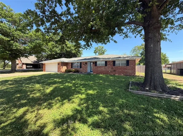 1004 E 12th St, Cushing, OK 74023