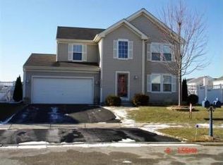 16244 Laurel Oak Ct, Crest Hill, IL 60403