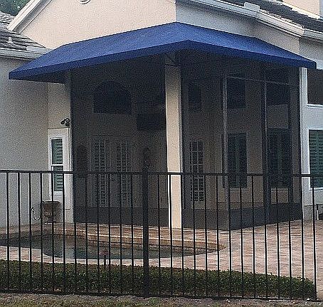 Screened in Porch w/ Canopy