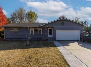 643 Michael Rd, Newton, KS 67114