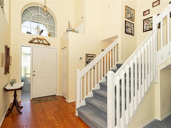 5th image of 668 Bay Cove Dr