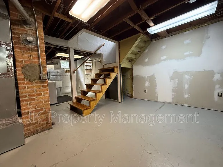 2217 1st Ave S — Photo 17