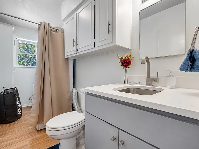 2644 Lakeland Dr — Photo 11