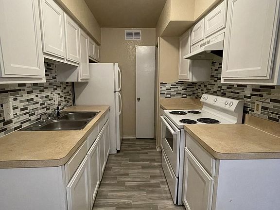 4th image of 6762 Calmont Ave #105