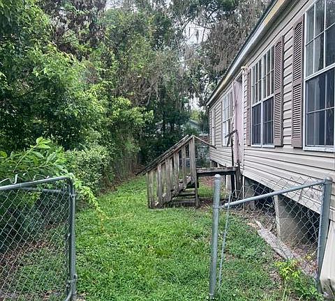 3rd image of 439 N ORANGE Street