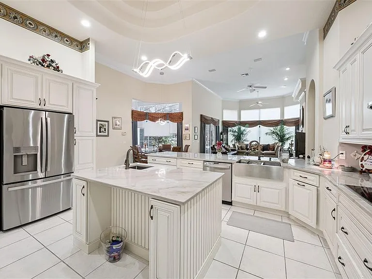 8742 Southern Breeze Dr — Photo 5