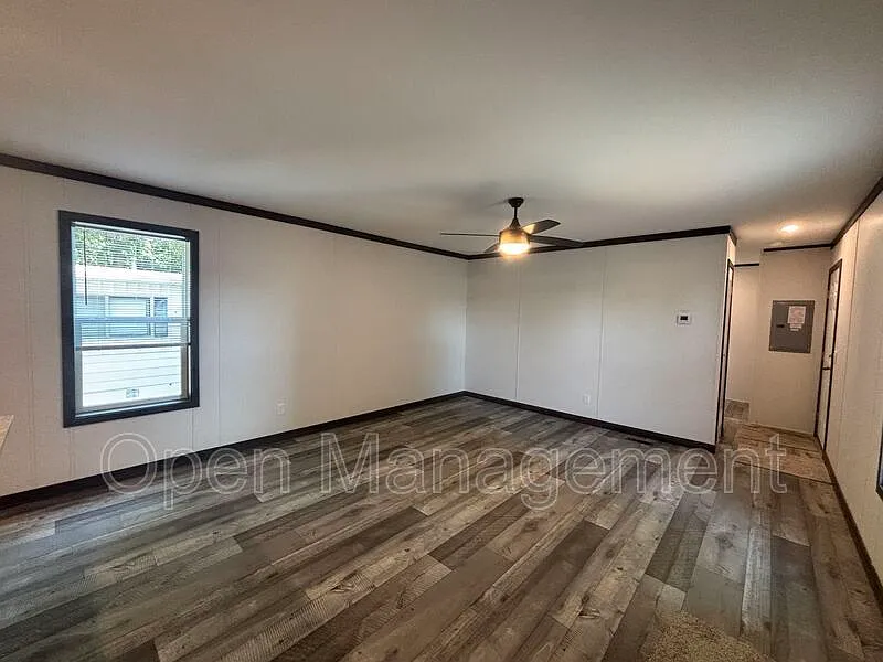 2 bed, 2.0 bath, 960 sqft, $1,199 — Photo 2