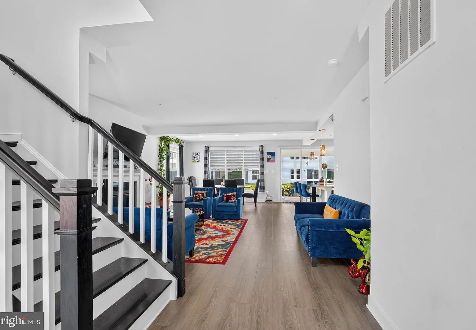 5 bed, 3.5 bath, 3272 sqft, $3,850 — Photo 4