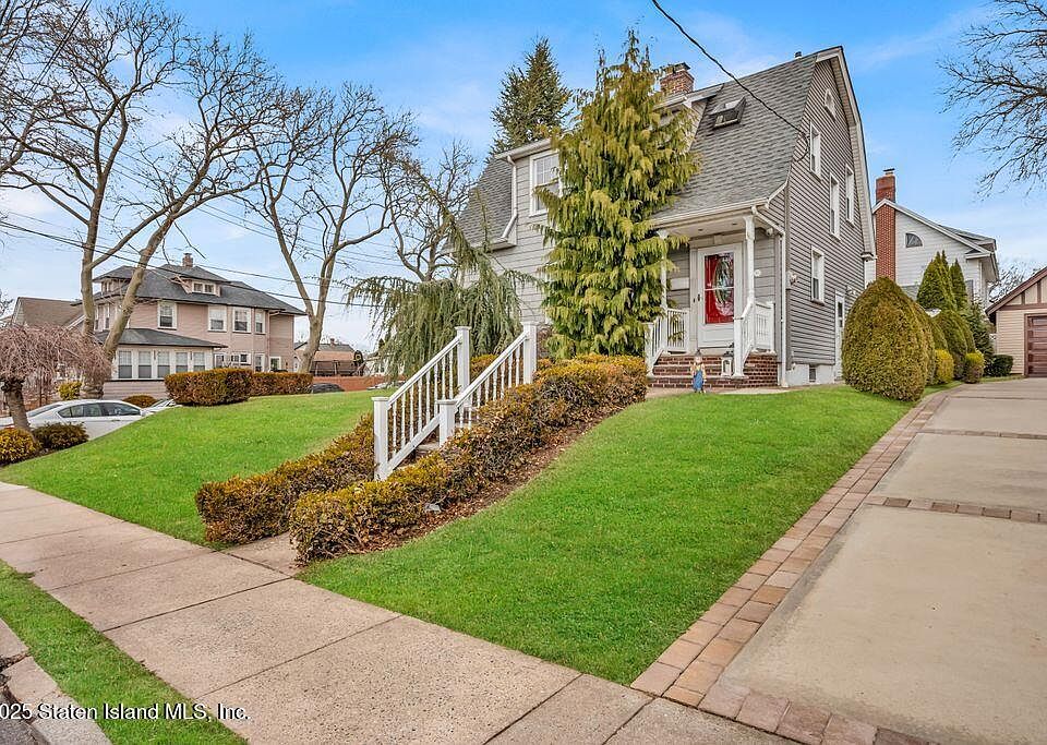 1st image of 195 Fairview Ave