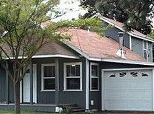 504 4th St, Phoenix, OR 97535