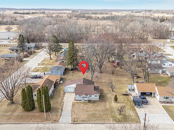 3rd image of 210 N 6th St