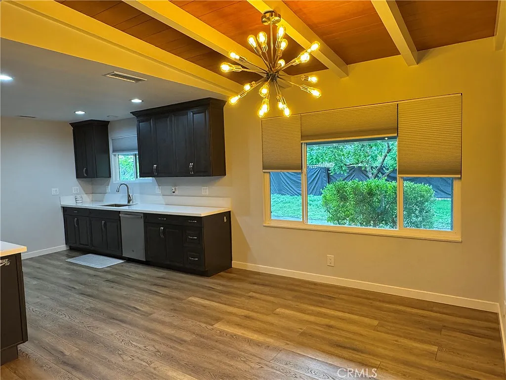 4 bed, 2253 sqft, $5,850 — Photo 4