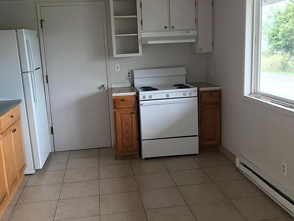 5th image of 3407 NE Yacht Ave