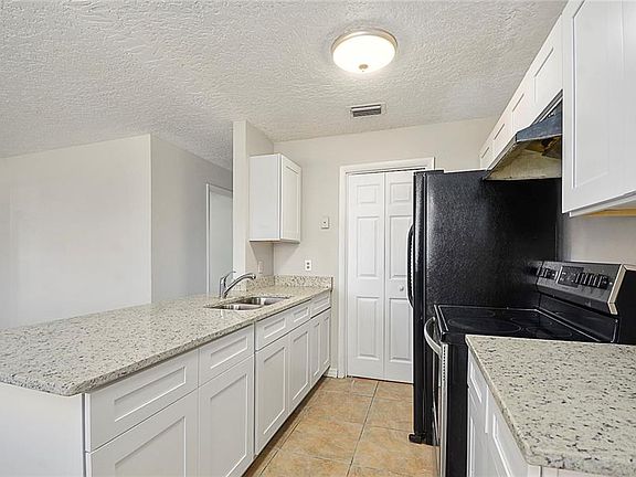 5th image of 4132 Iberis Ln