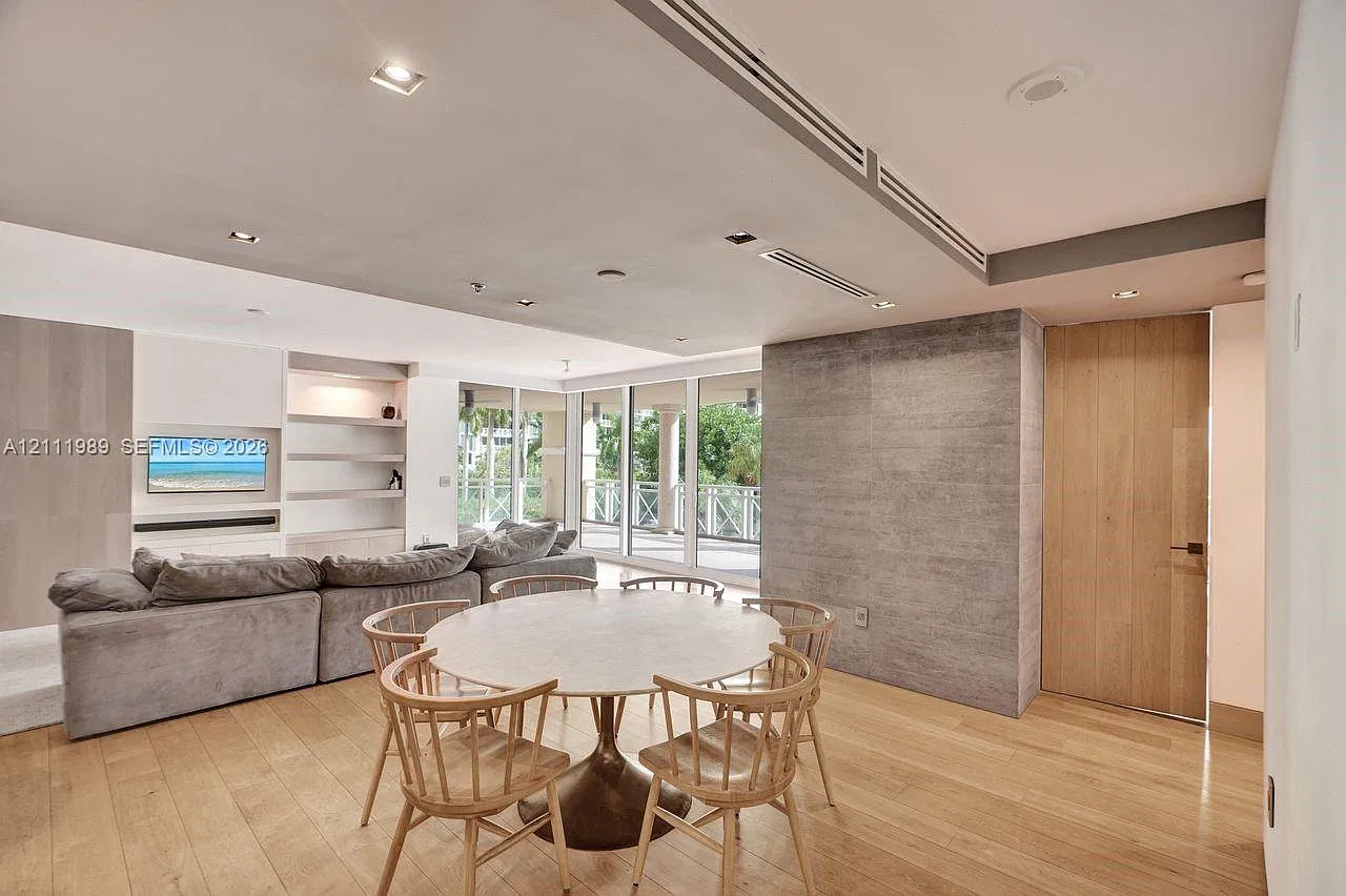 445 Grand Bay Dr — Photo 4