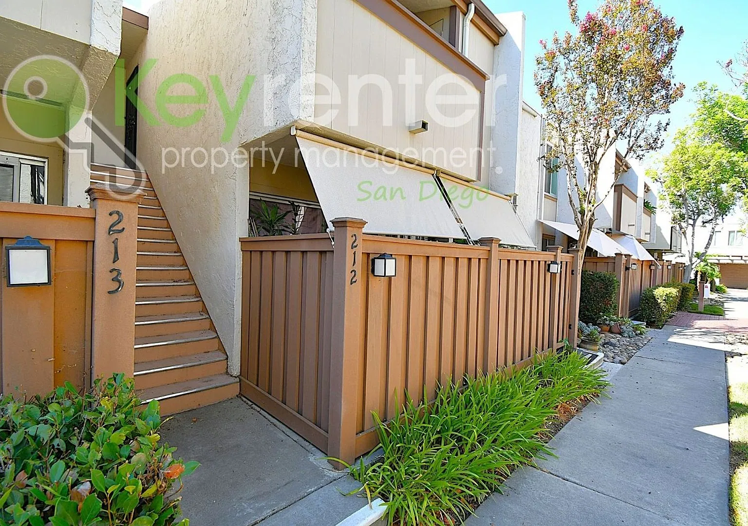 Upstairs unit | Serra Mesa Near Mission Valley | Minutes to I-15, I-805 & I-8 — Photo 1