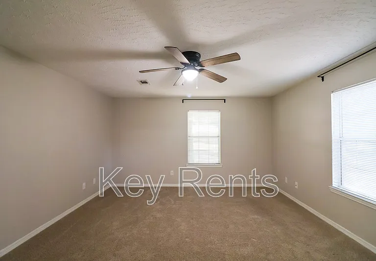9001 Thompson Dr — Photo 8
