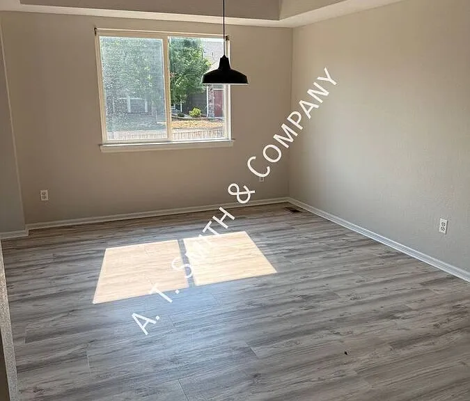18296 Kinney Creek Way — Photo 5