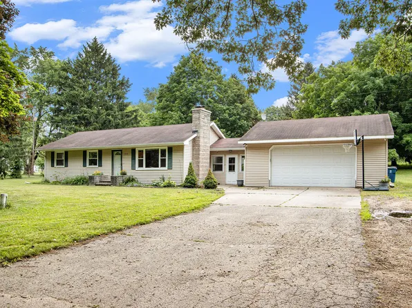 9930 N 16th St, Plainwell, MI 49080