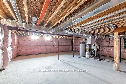 77 Brookfam St — Photo 36