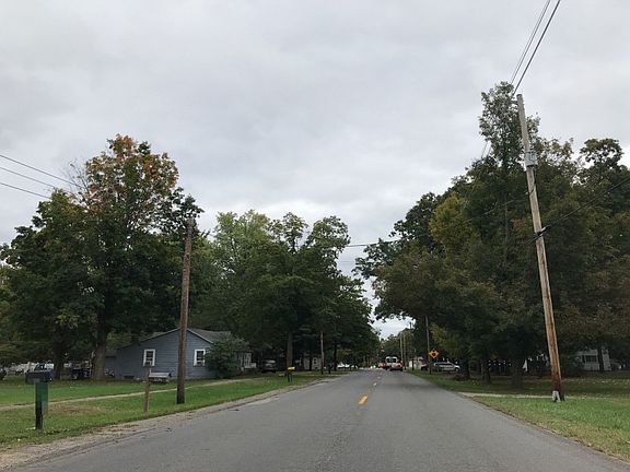5th image of 450 W Main St
