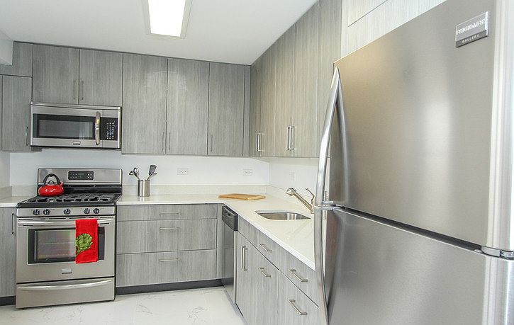 2nd image of 1130 Pelham Pkwy S APT 02C