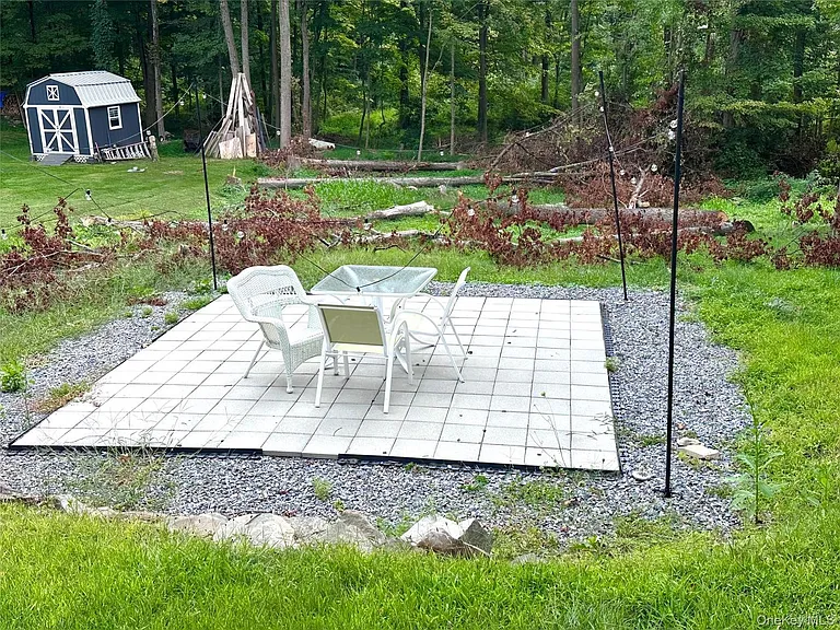 171 Roosevelt Rd — Photo 34