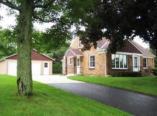 975 S 124th St, Brookfield, WI 53005