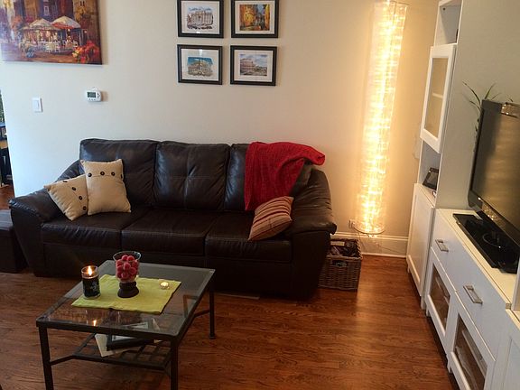 3rd image of 5412 N Kenmore Ave APT 2W