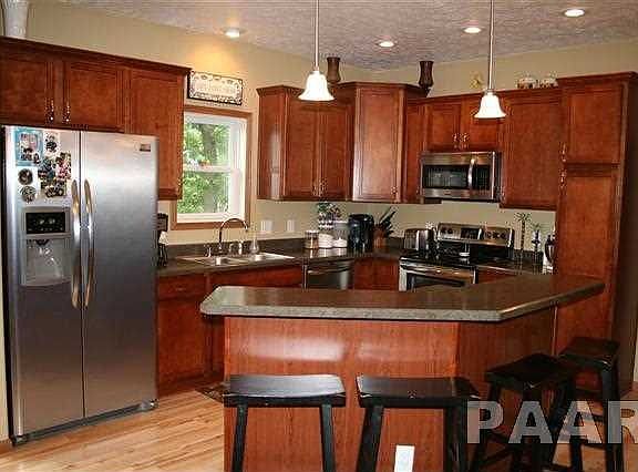 5th image of 19 Bradford Dr