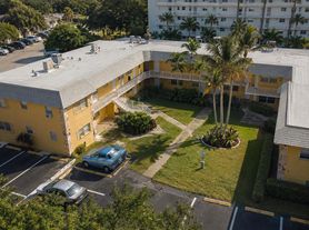 240 Croton Ave, Lantana, FL