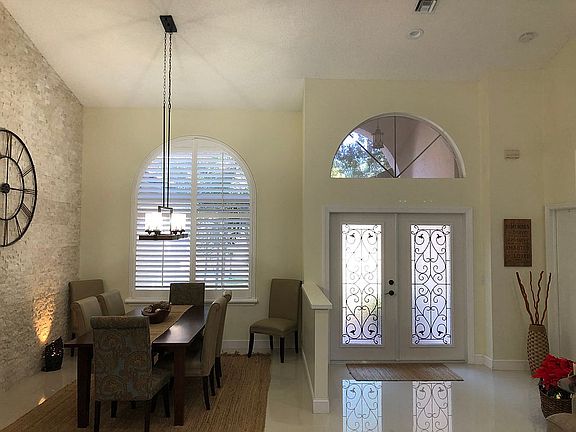 2nd image of 760 Bayside Ln