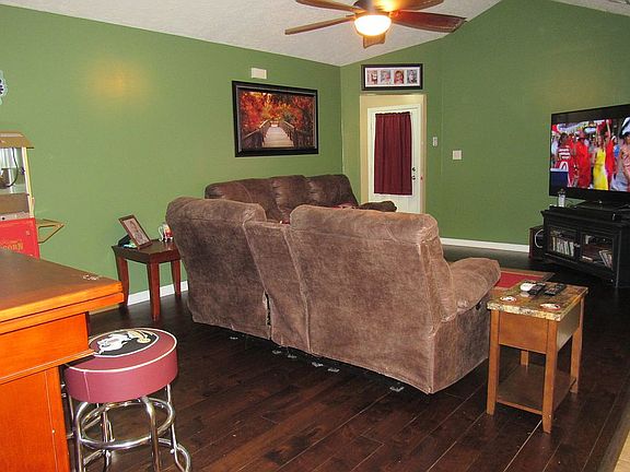 Living area 22 X 12.5 feet