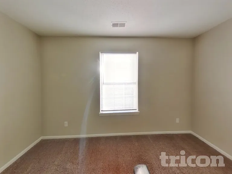 1411 Blue Brook Way — Photo 14
