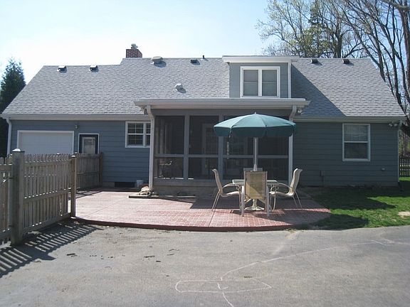 5th image of 455 Avon Ave