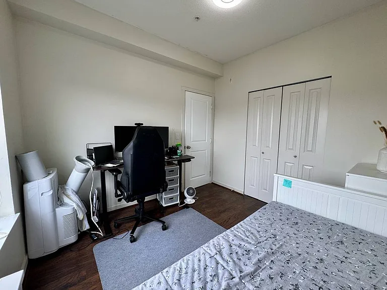 2239 Kingsway #326 — Photo 8