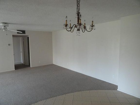 4th image of 950 NE 199th St APT 305