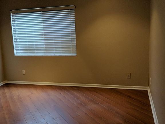 4th image of 1852 Sourwood Blvd