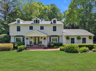 17 White Birch Dr, Dix Hills, NY 11746