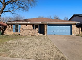 2015 W Nathan Lowe Rd, Arlington, TX 76017