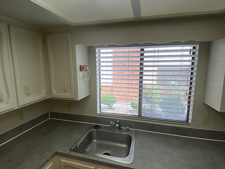 4520 Olympic Blvd #4 — Photo 13