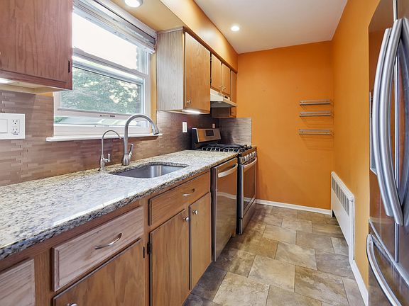 4th image of 19 Wedgewood Dr APT 80