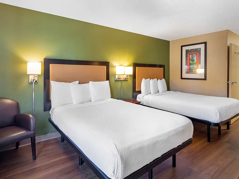 Studio Suite - 2 Full Beds