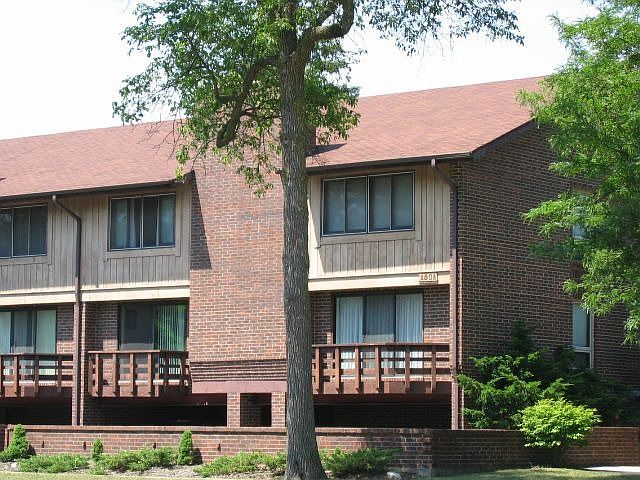 FOR RENT TOWNHOUSE