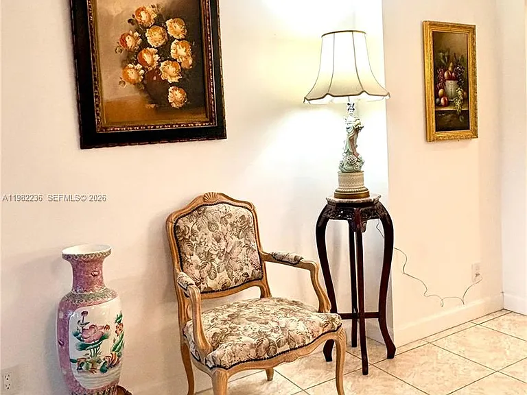 20500 W Country Club Dr #410 — Photo 9