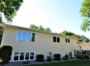 503 2nd Ave SE, Roseau, MN 56751