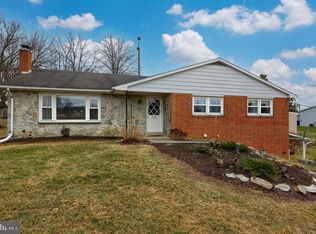 852 Mount Joy Rd, Manheim, PA 17545